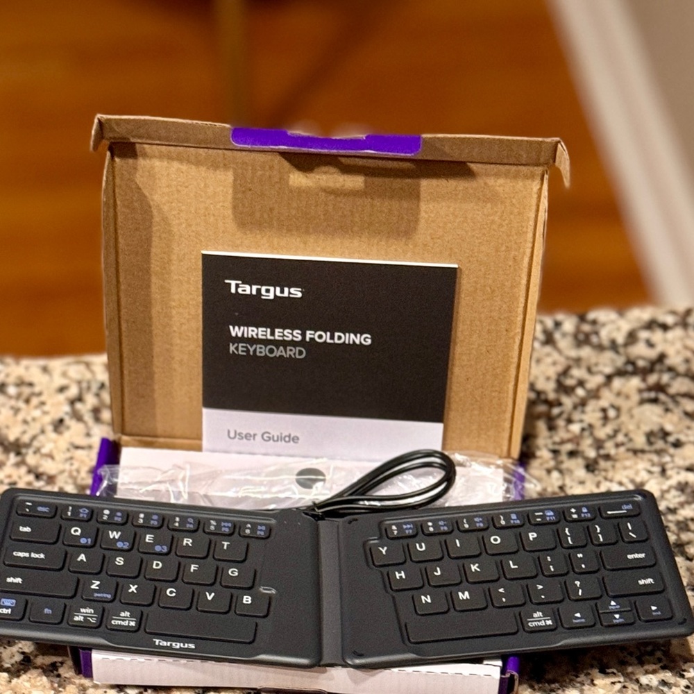 Targus Ergonomic Foldable Bluetooth Keyboard black new in box